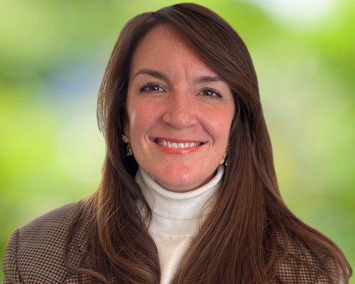 C3-Headshot-MaggieDelahoyde